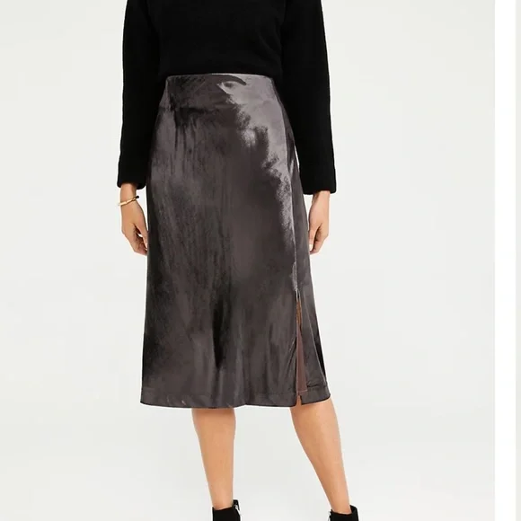 Ann Taylor Petite Velvet Pull On Bias Skirt 553687 - Picture 1 of 7